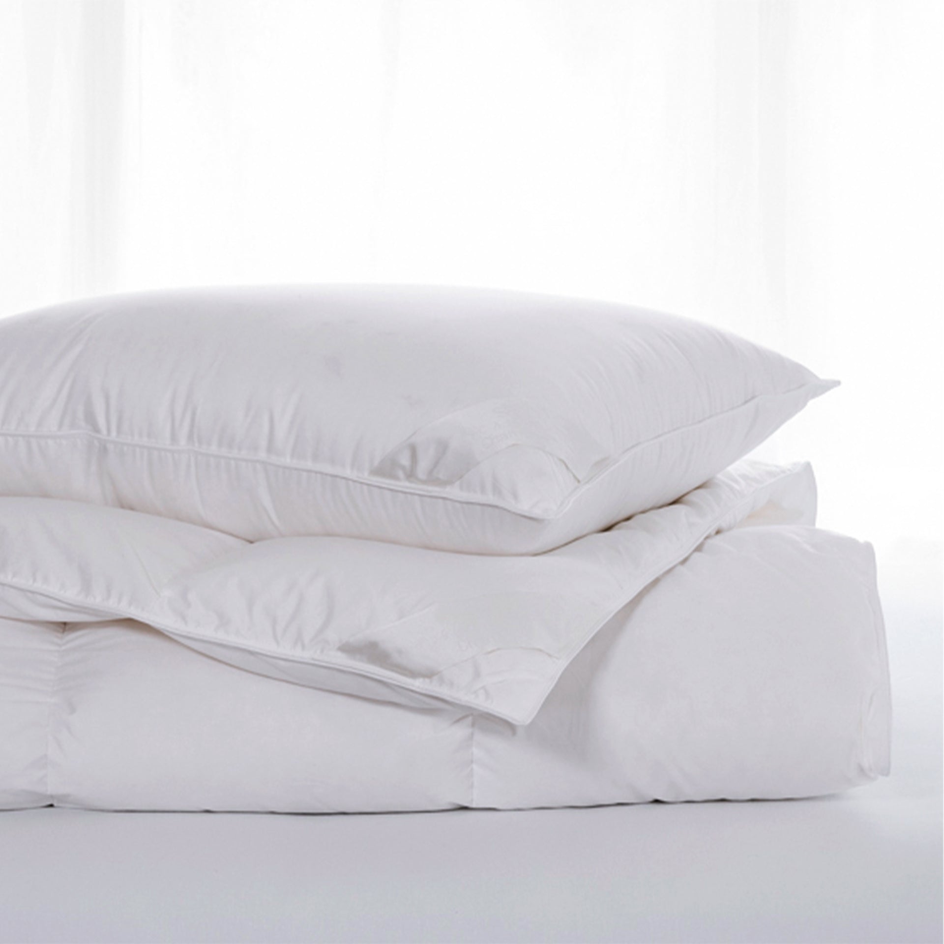 Siberian 800 Fill Power 100% White Goose Down Pillow.